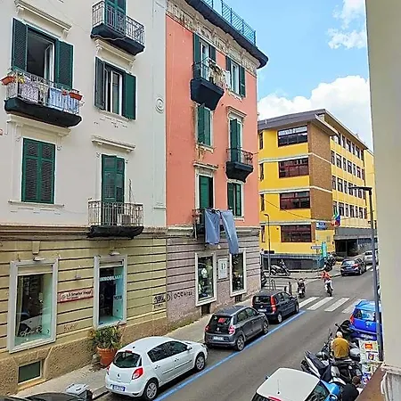 Gians Oda ve Kahvaltı Napoli