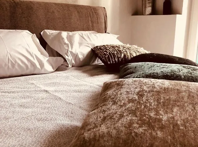 Alojamento de Acomodação e Pequeno-almoço Gians Nápoles