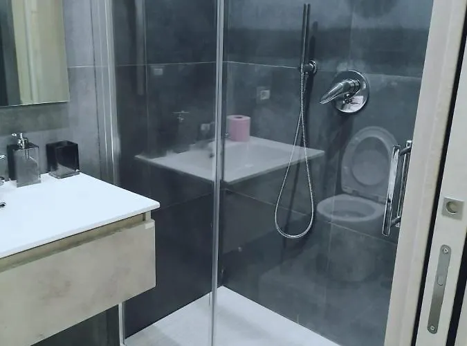 Alojamento de Acomodação e Pequeno-almoço Gians Nápoles